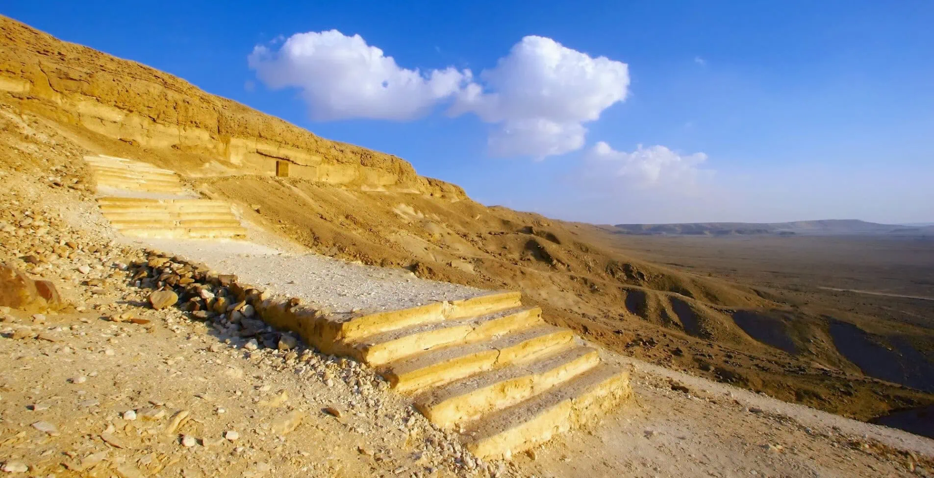 Al Amarna Egypt 1905x976 crop 53 72