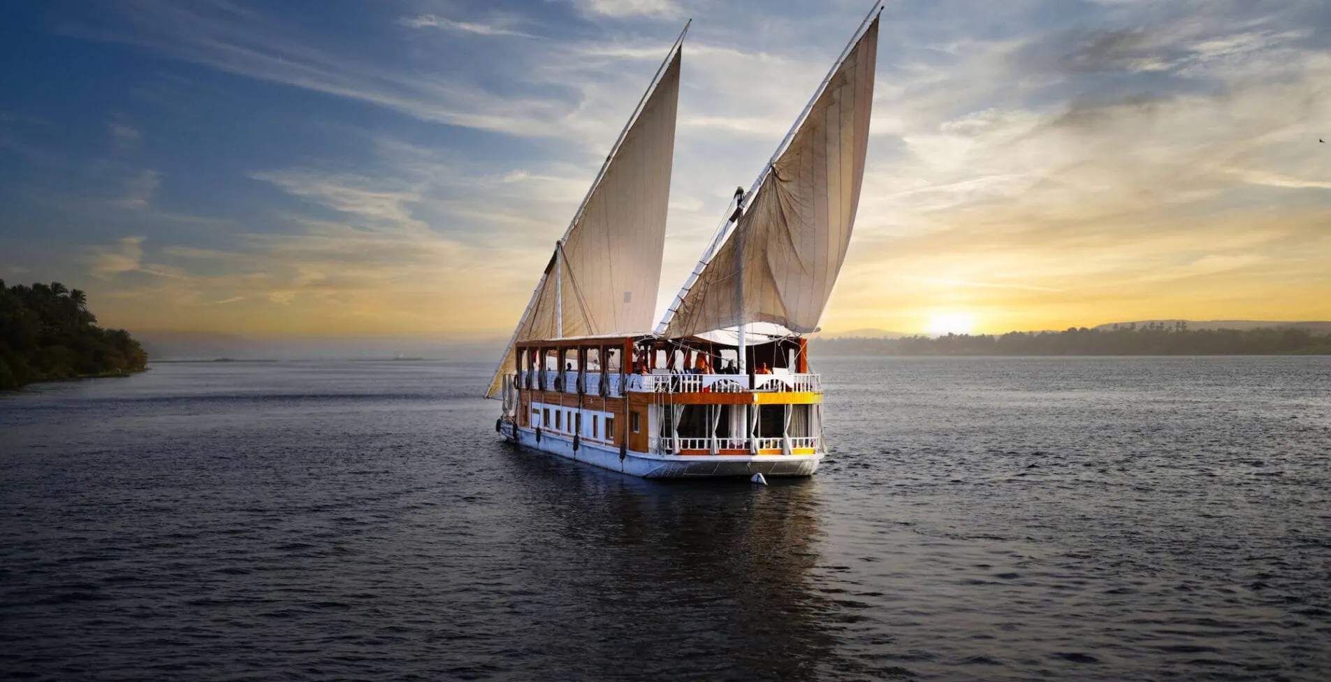 Amoura Dahabeya Nile cruise ship21 1905x976 crop 52 49