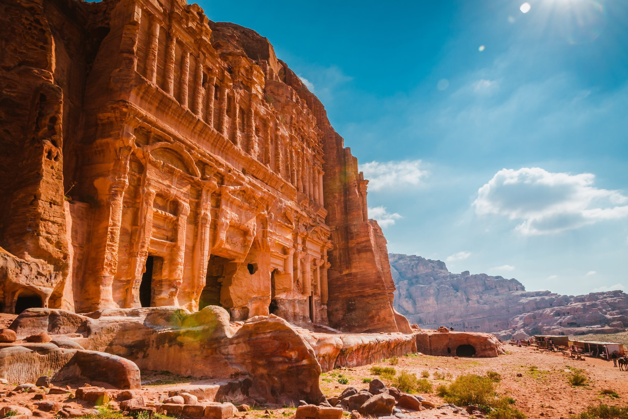 How Far is Egypt from Jordan: Distances and Travel Options
