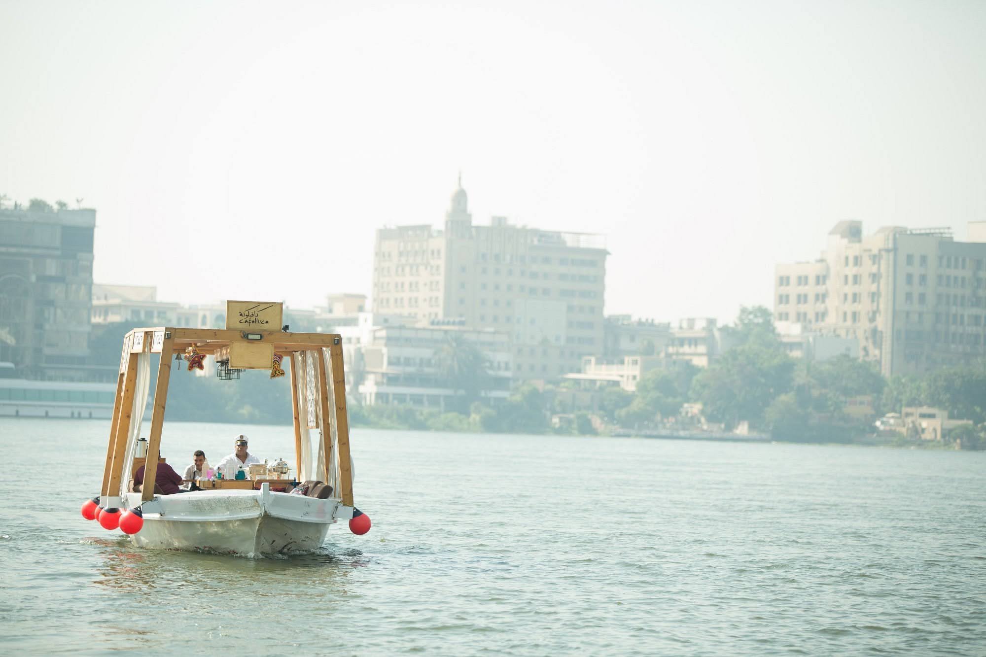 Cafelluca floating restaurant 3