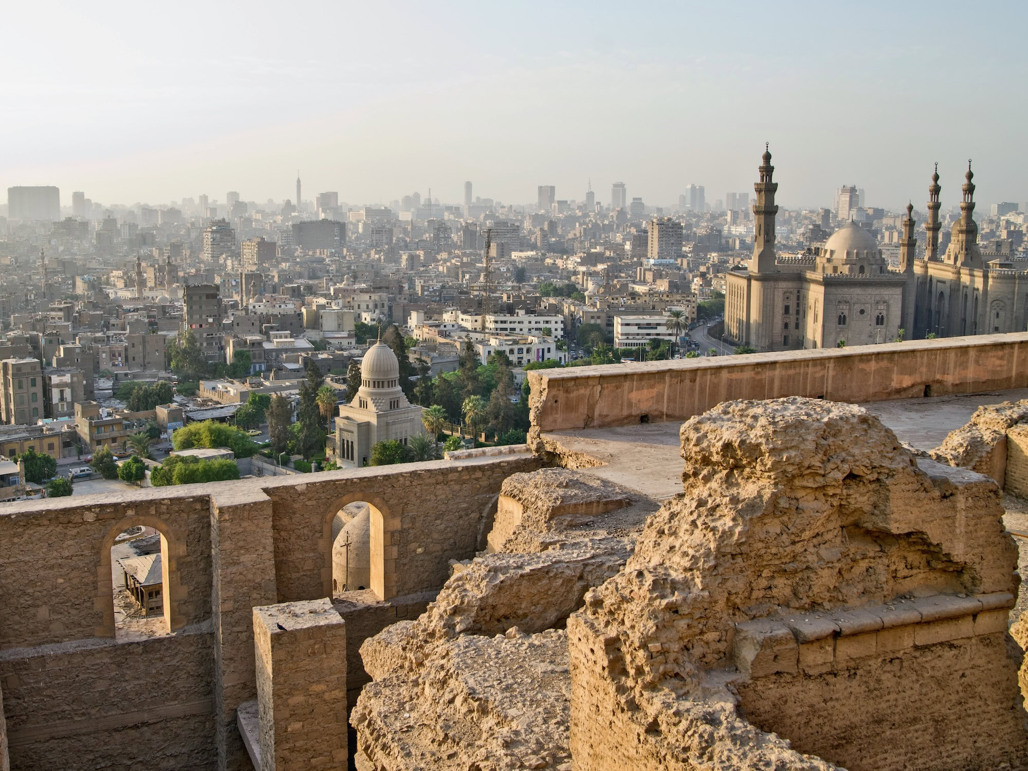 Cittadella di Saladino al Cairo con moschee antiche e vista panoramica sulla città