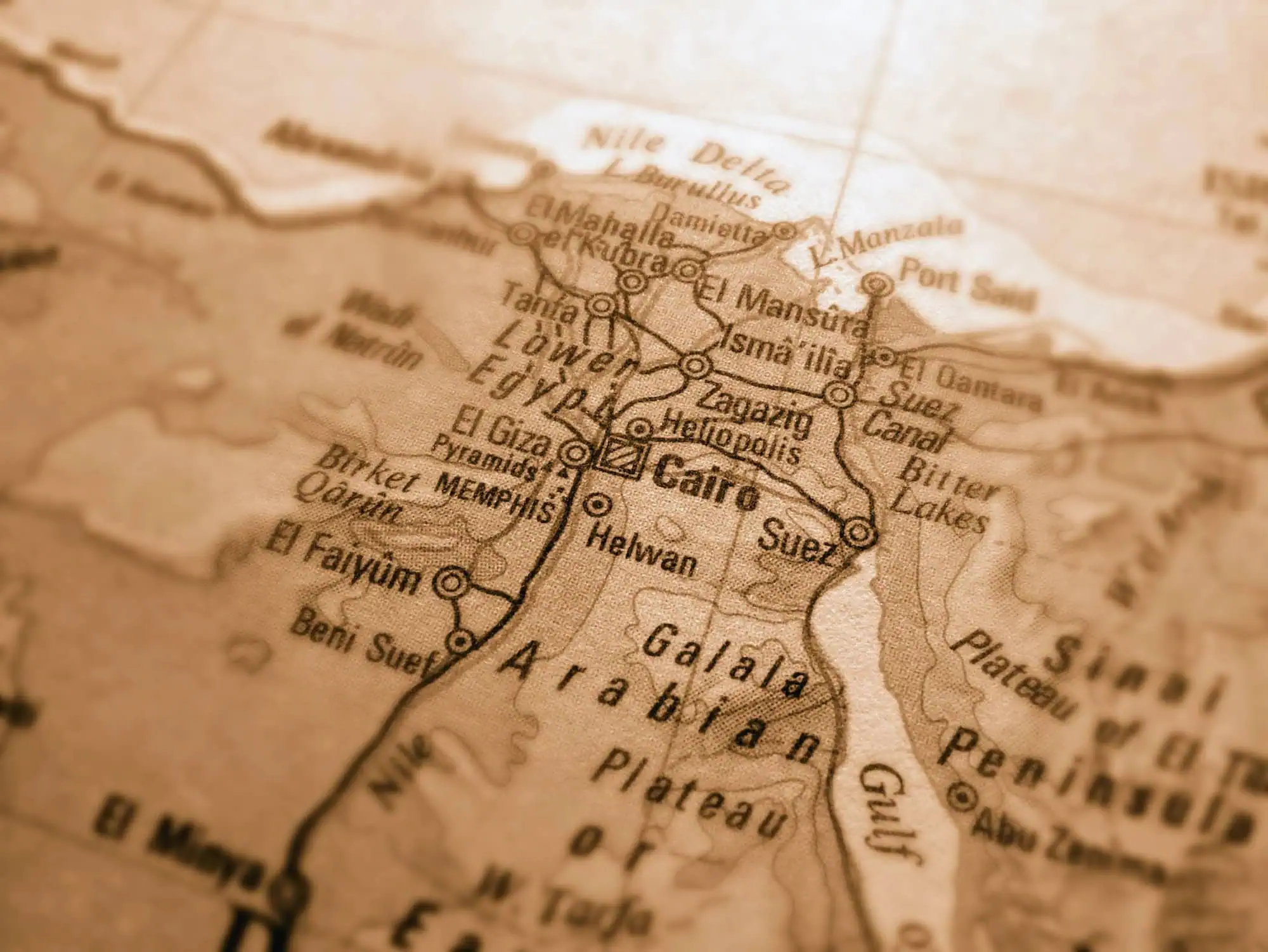 Vintage map of Egypt showing Giza pyramids, Cairo, and Nile River