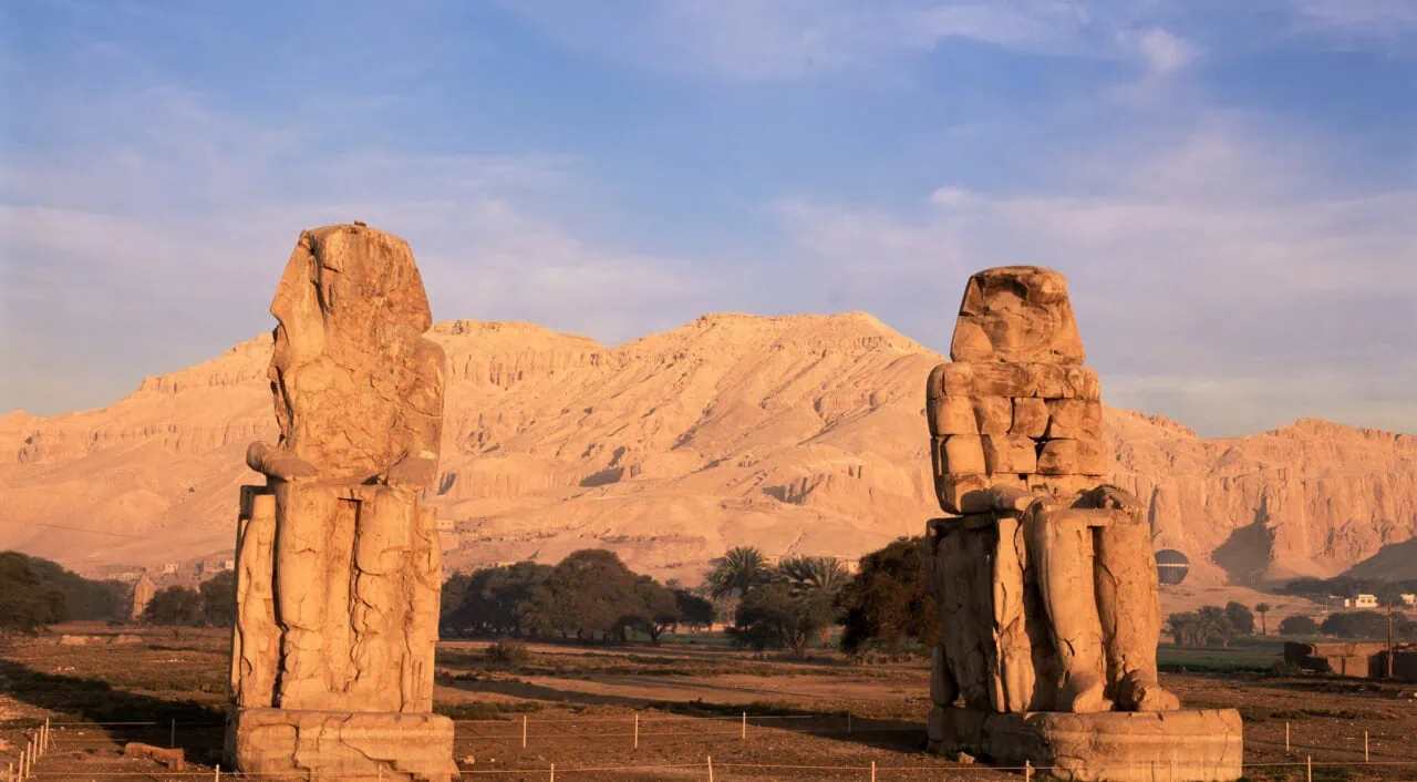 Colosos de Memnón, en Luxor