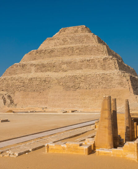 Explore the Giza Pyramids: A Traveler's Dream