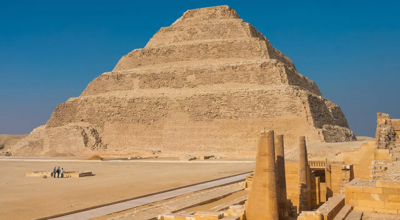 Pirâmide Escalonada de Djoser, em Saqqara