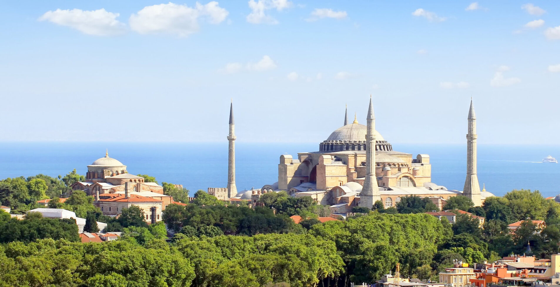 Hagia Irene and Hagia Sophia Istanbul Turkey 1905x976 crop 54 83