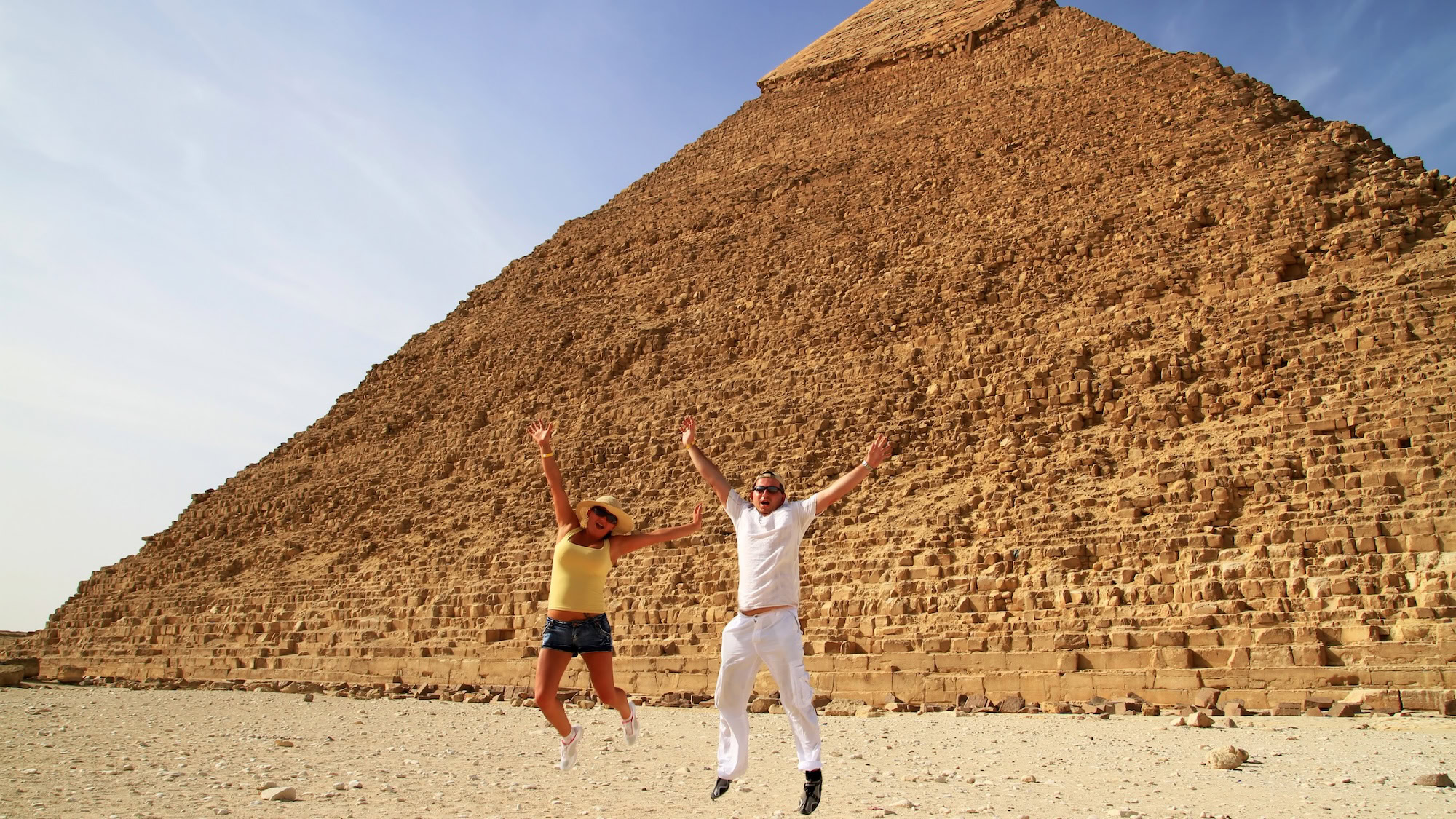 What to Wear To Visit the Pyramids in Egypt?
