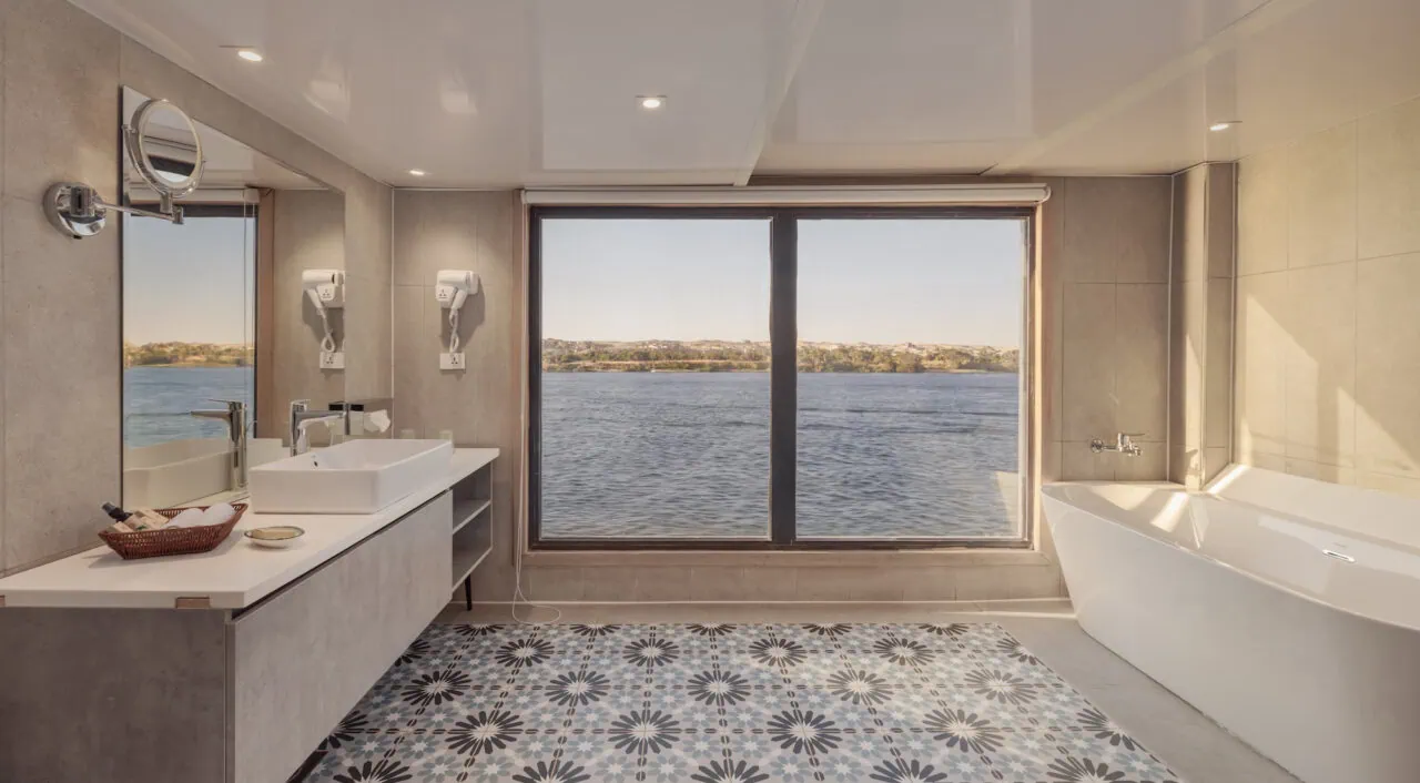 Luxury suite bathroom on DWA Nile Cruise