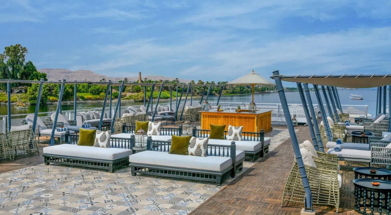 Sun deck on Mövenpick MS Darakum with loungers and umbrellas