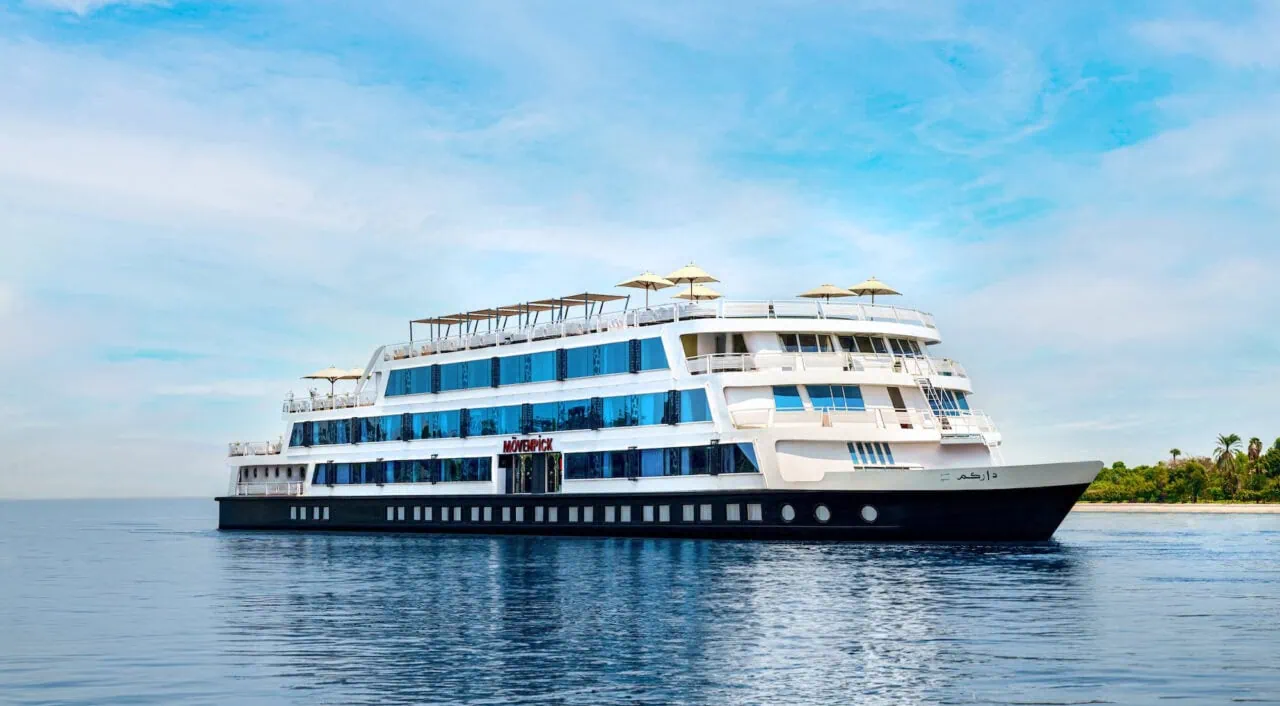 Mövenpick MS Darakum sailing on the Nile River