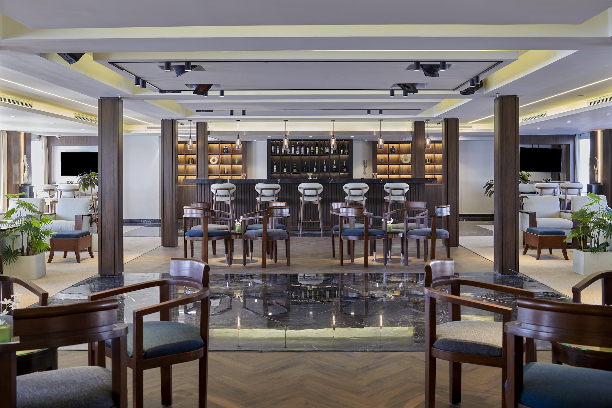 Spacious lobby on Mövenpick Royal Lily with modern décor