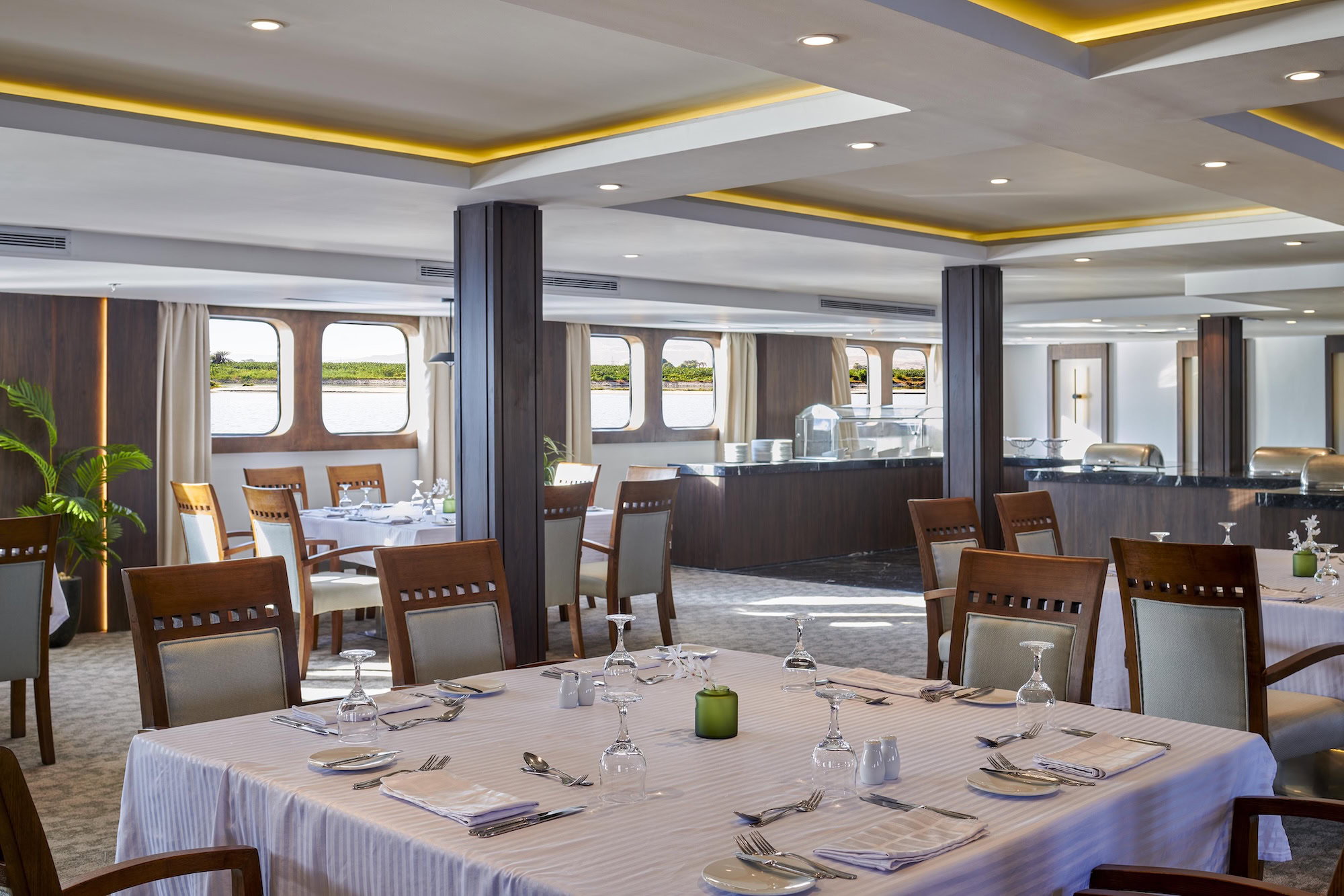 Elegant restaurant on Mövenpick Royal Lily with river view