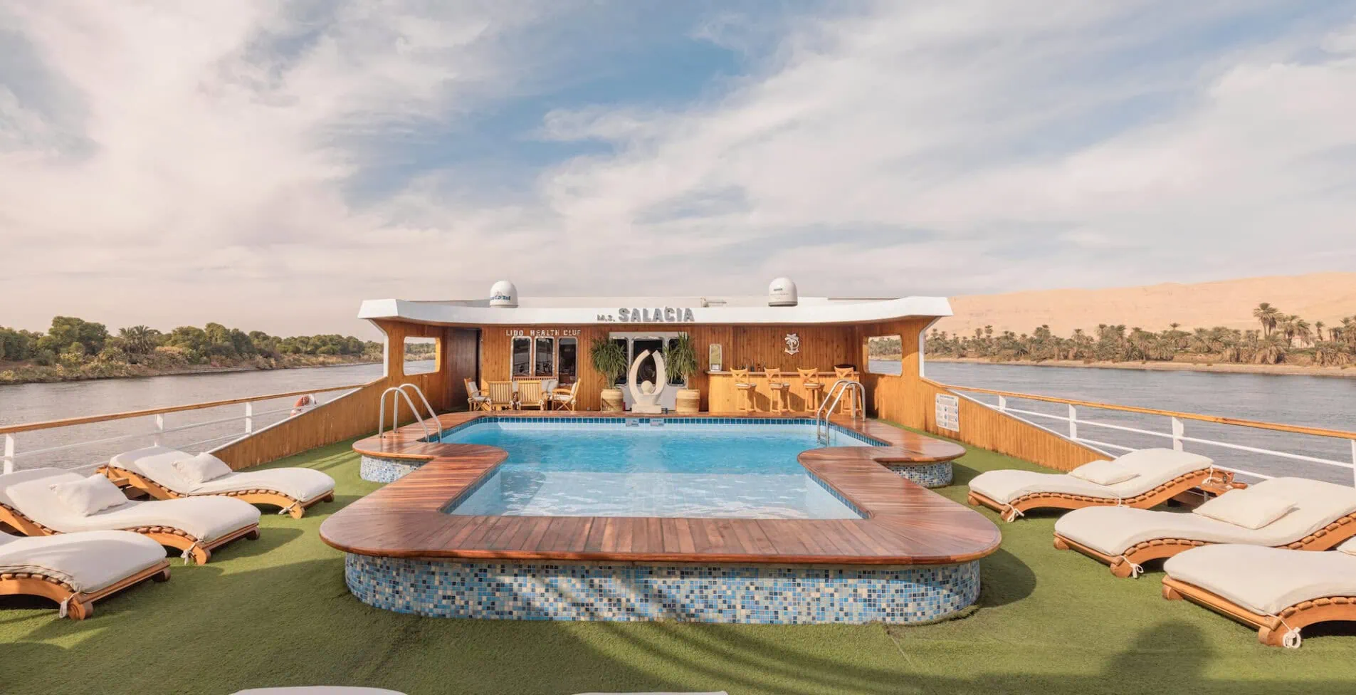 MS Salacia Lido Sundeck 1905x976 crop 49 66