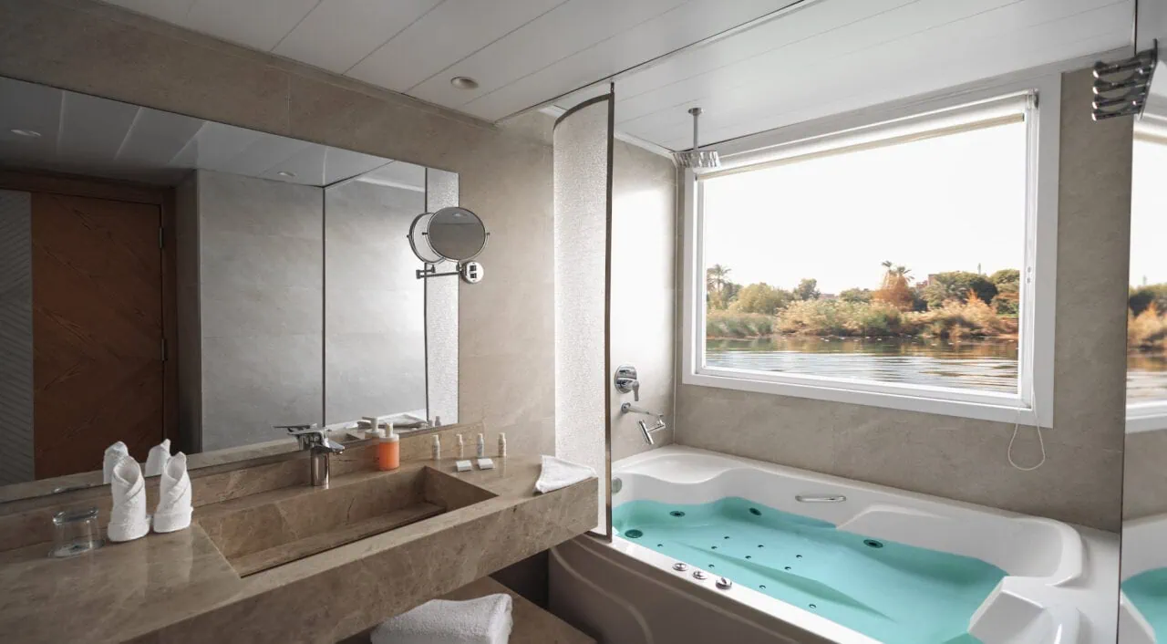 Merit Dahabiya bathroom