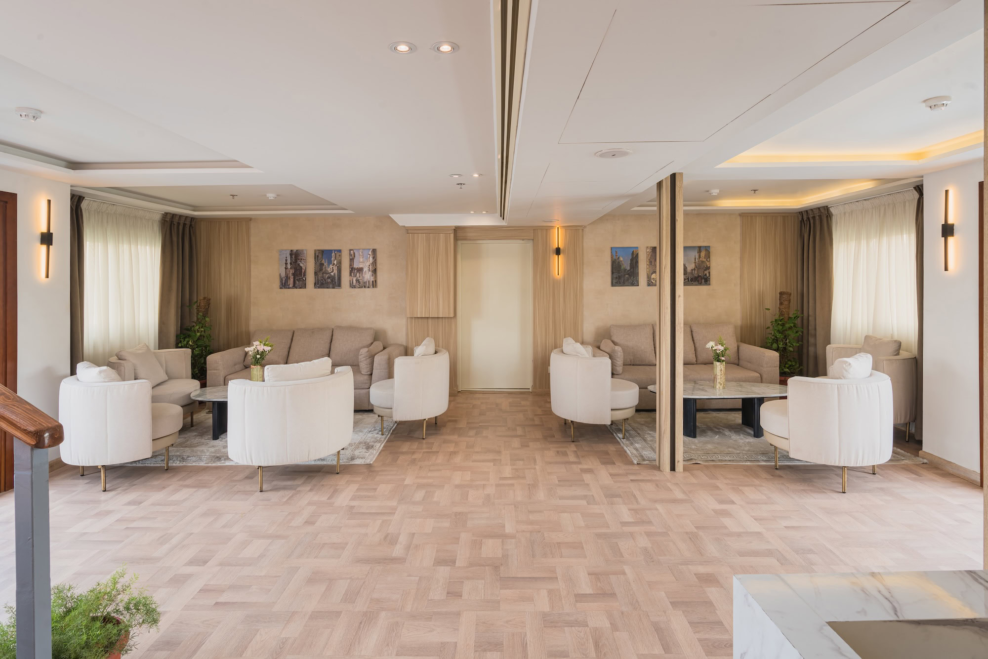 Elegant lounge on Merit Dahabiya with comfortable seating