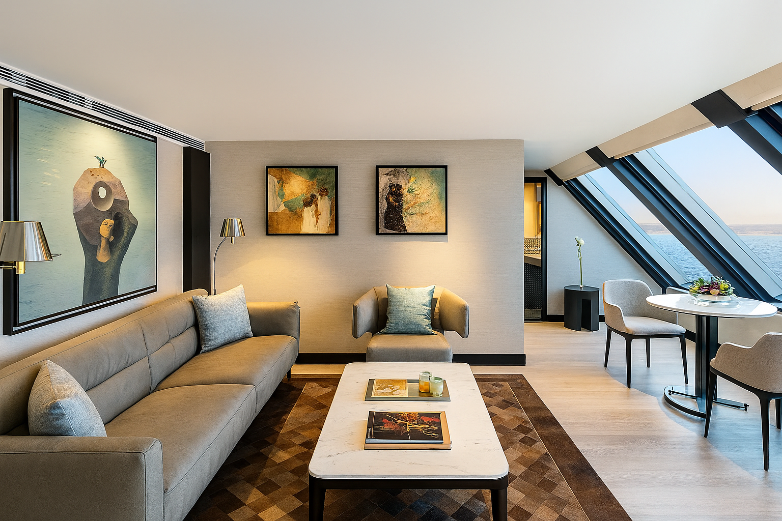 Suíte espaçosa no Oberoi Zahra com vistas panorâmicas do Nilo