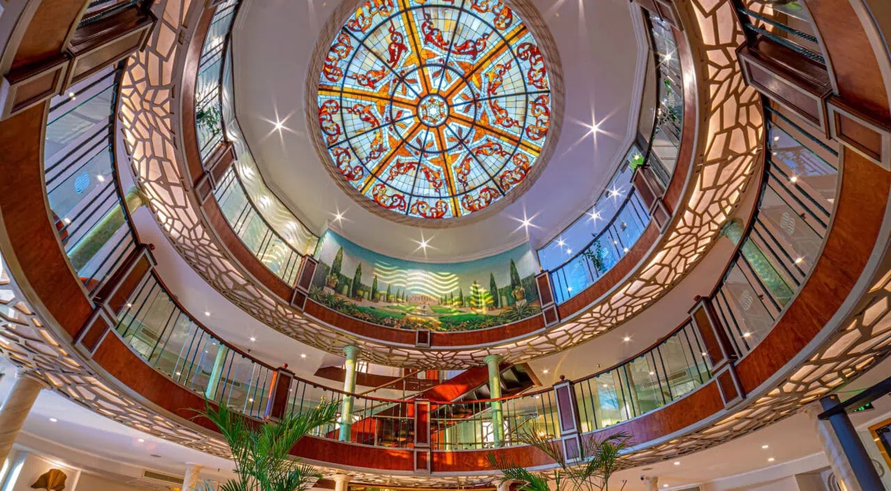 Área do saguão no Sonesta Moon Goddess com decoração moderna