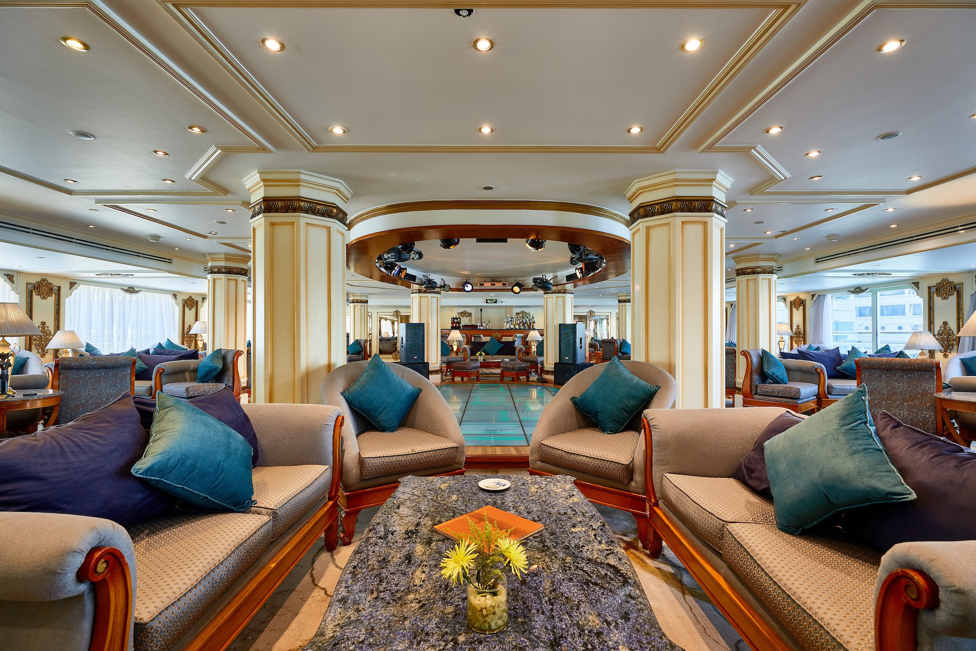 Ampia hall sulla Sonesta Saint George dal design classico