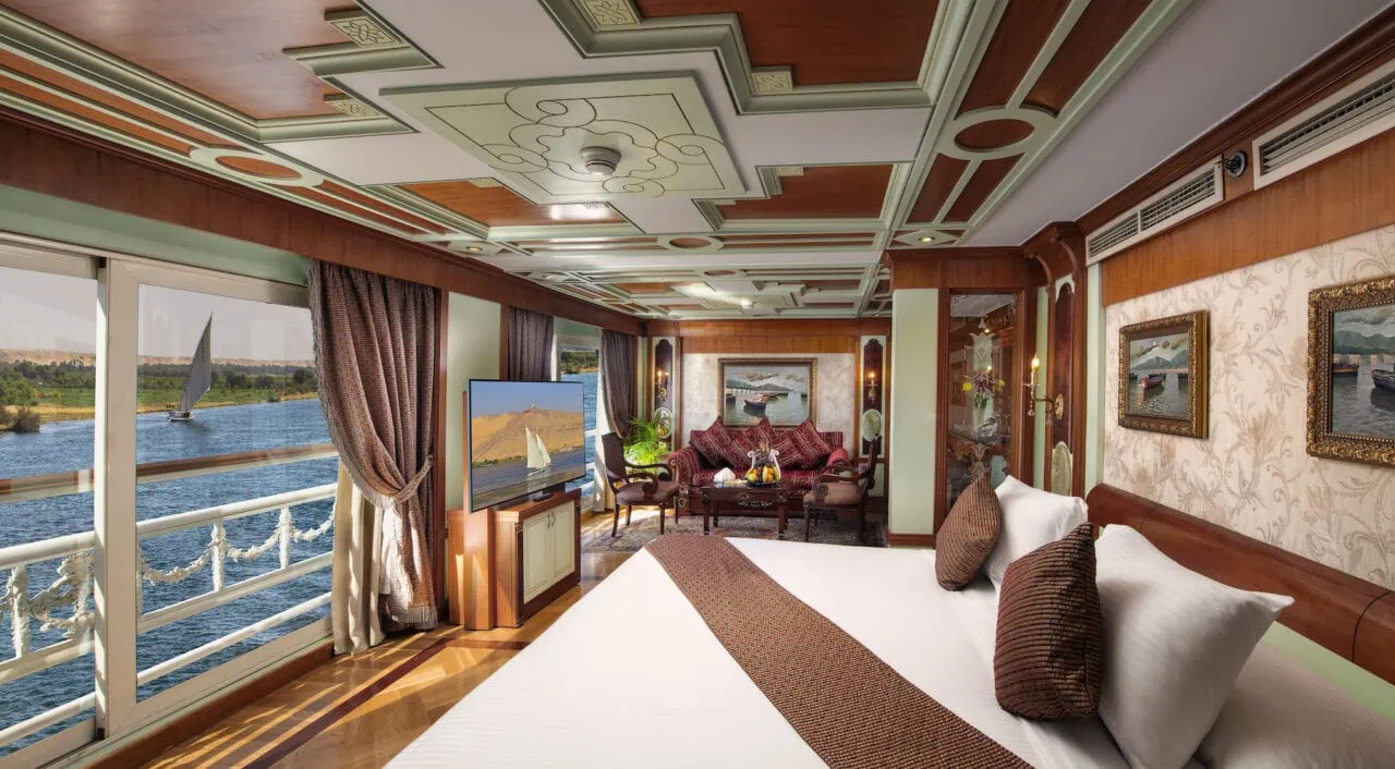 Elegant suite on Sonesta Saint George