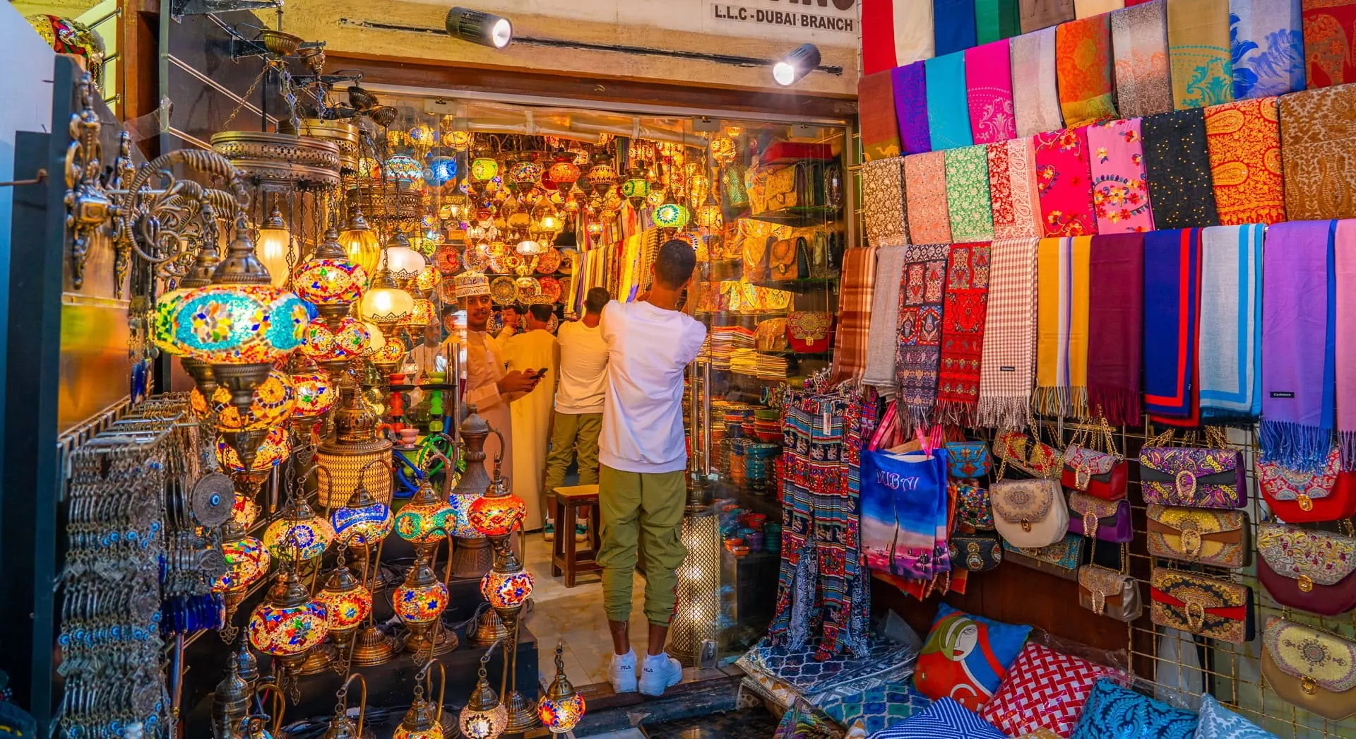 Souks In Dubai – One Aspect Of The City You Cannot Afford To Miss