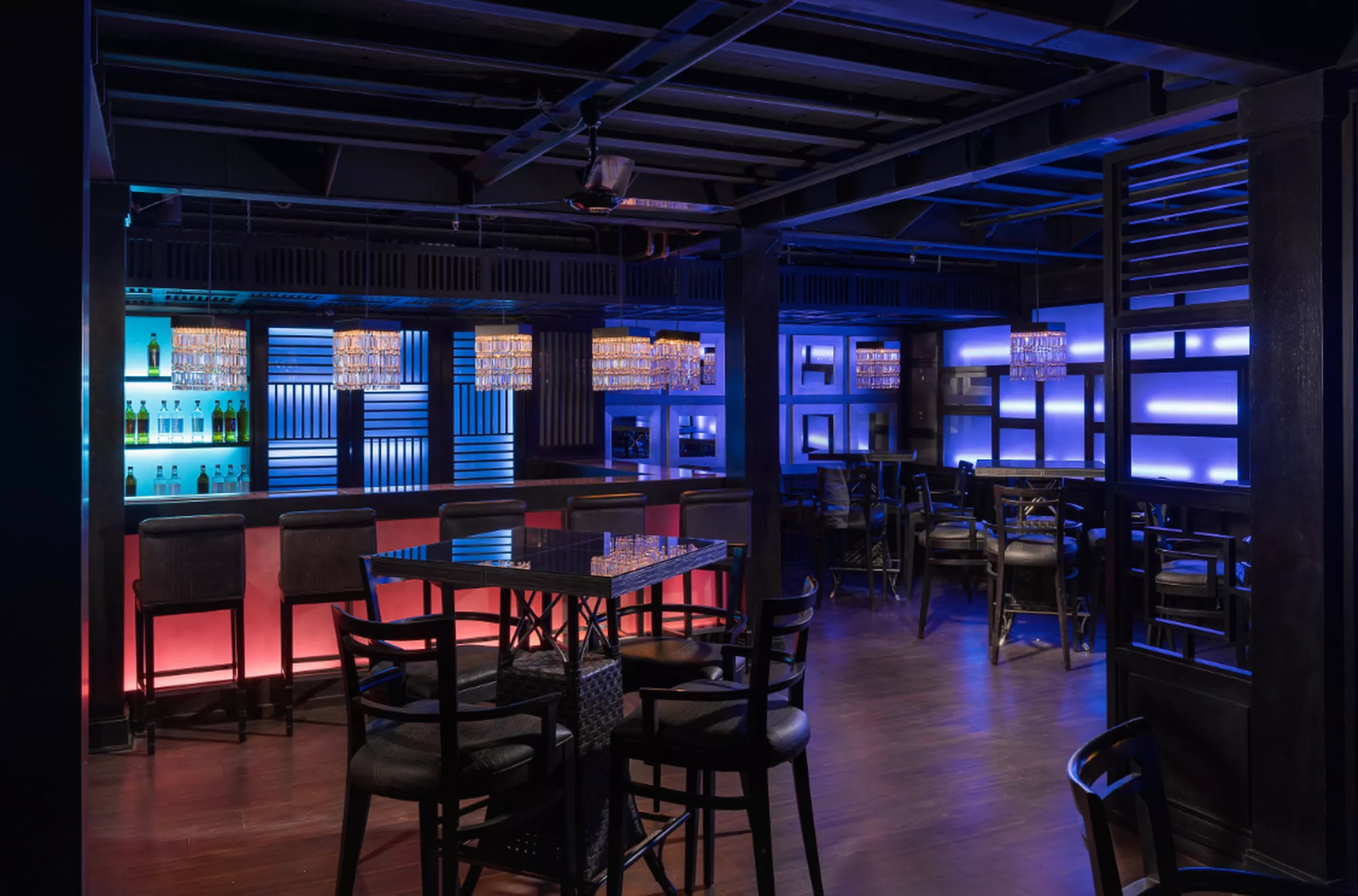 Indoor bar on MS Steigenberger Omar El Khayam with elegant seating and warm lighting