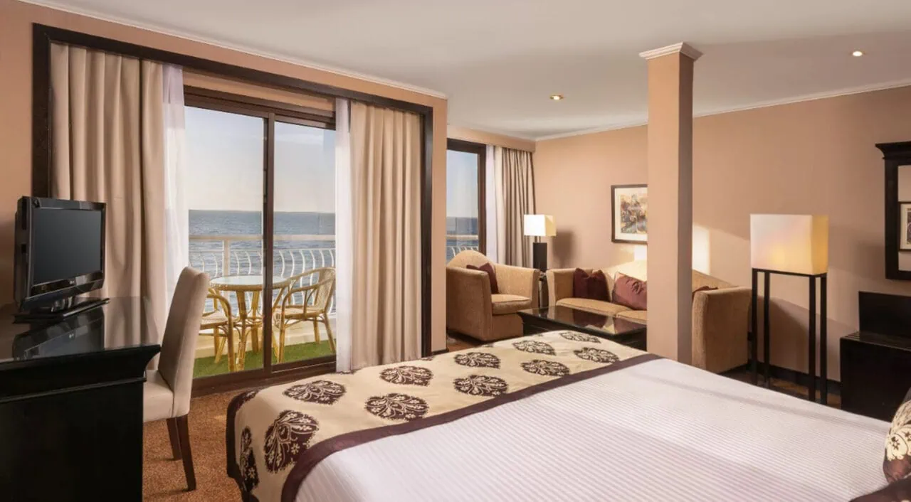 Suite on MS Steigenberger Omar El Khayam with private balcony