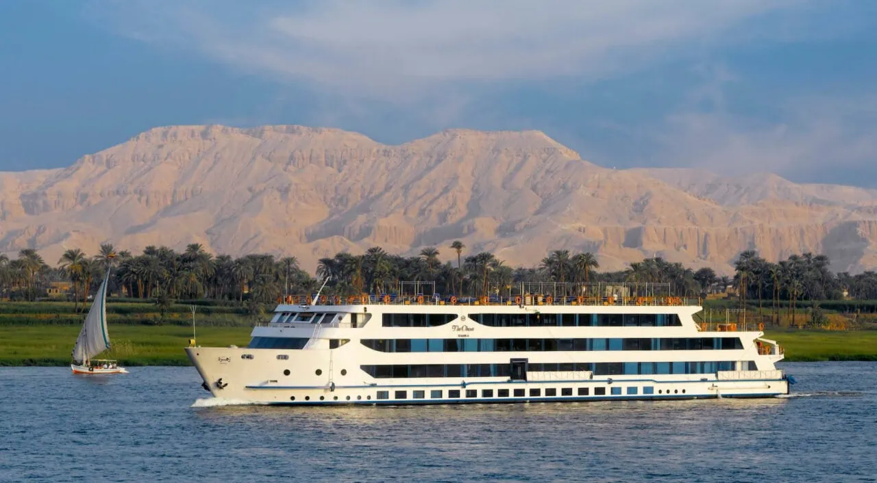 Oberoi Zahra cruising the Nile River