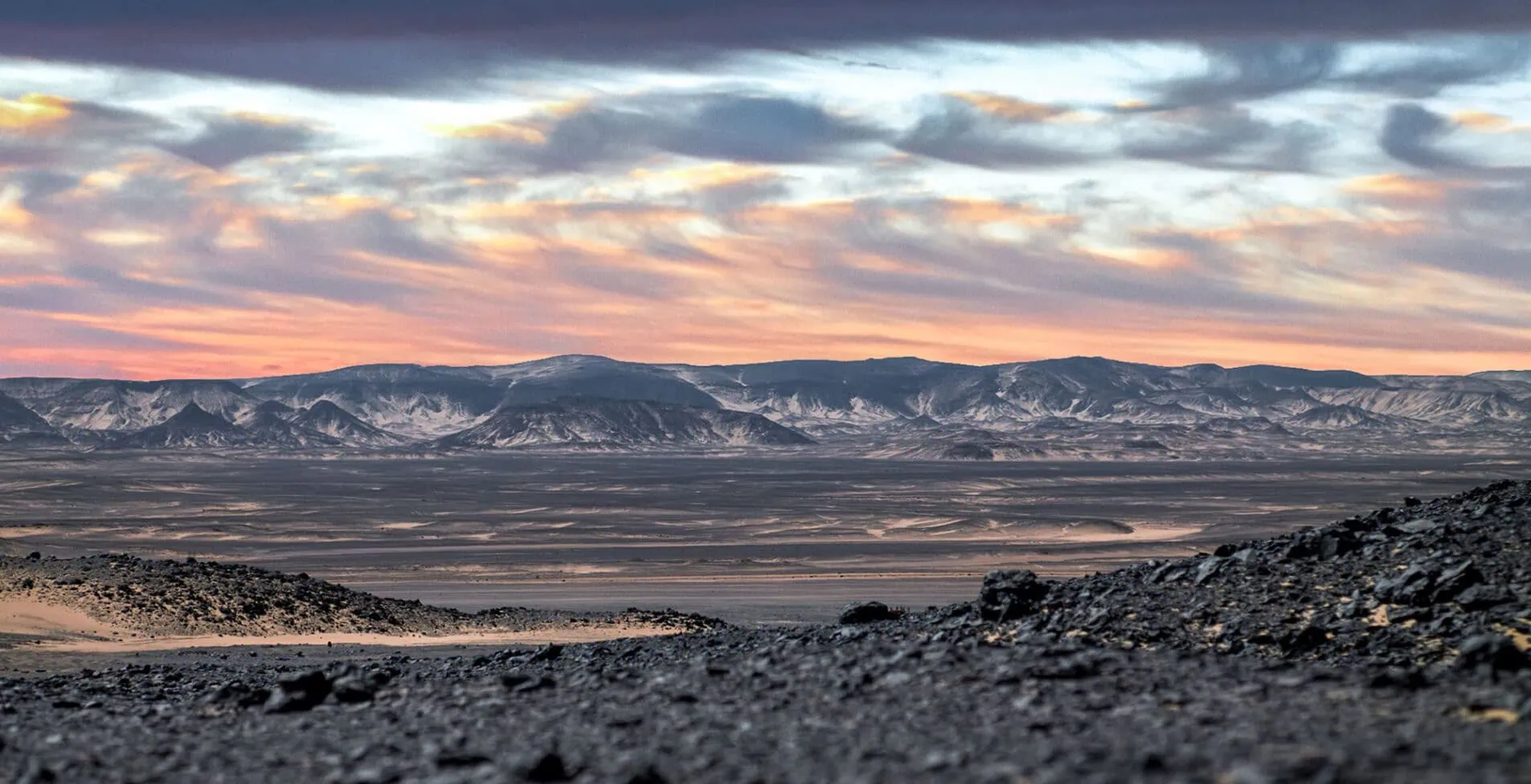 View of the Black desert in Egypt 1905x976 crop 47 28