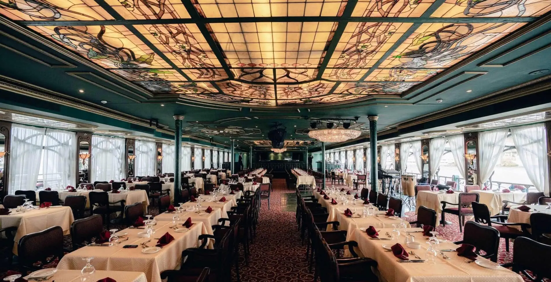 nile maxim dinner cruise 1905x976 crop 50 41