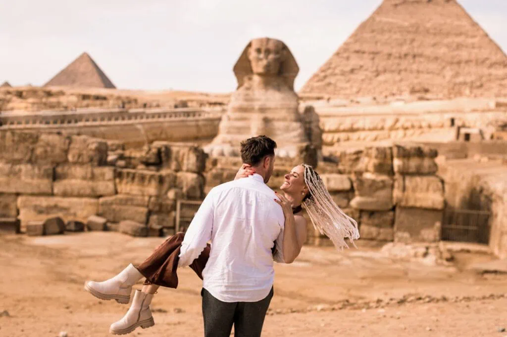 Romantic moment at the Giza Pyramids