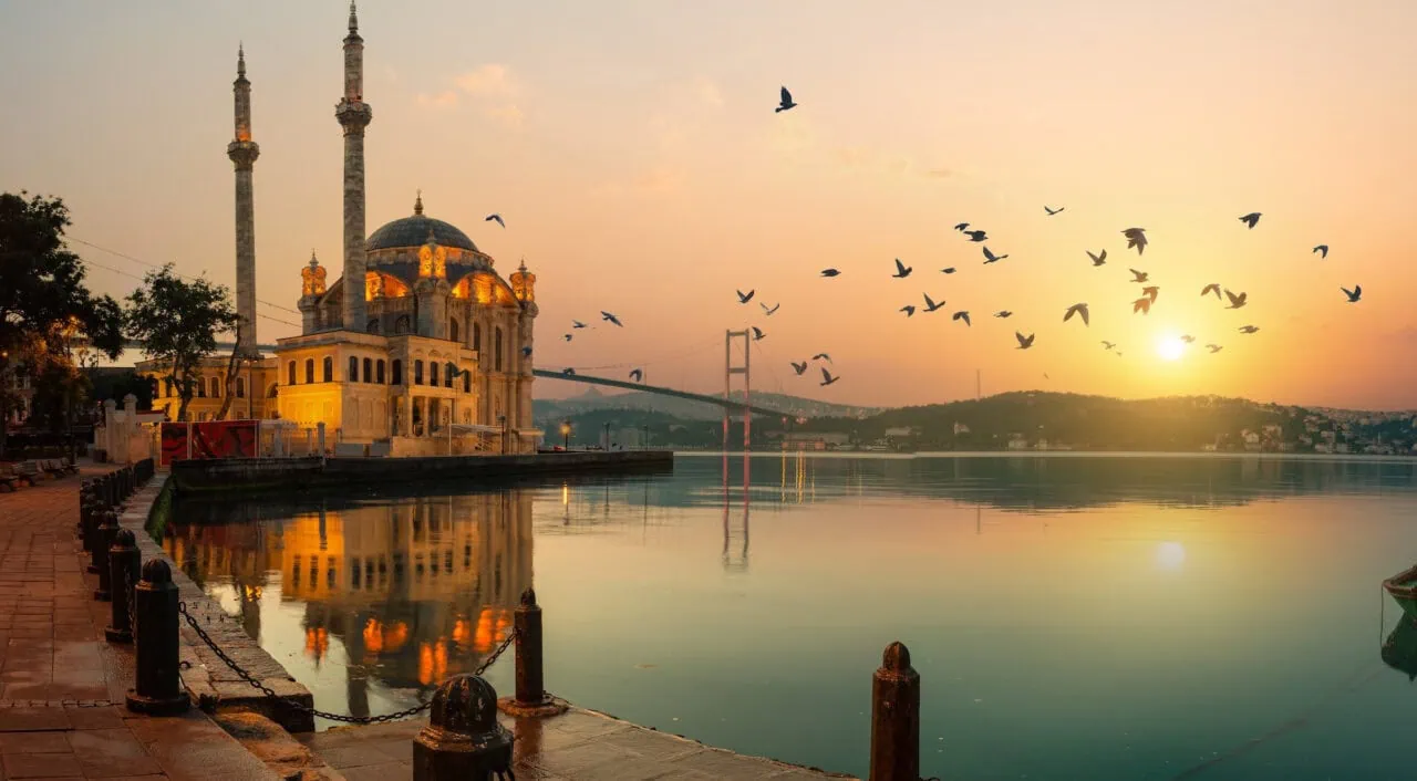 Ortaköy Mosque and Bosphorus Bridge, Istanbul, Turkey