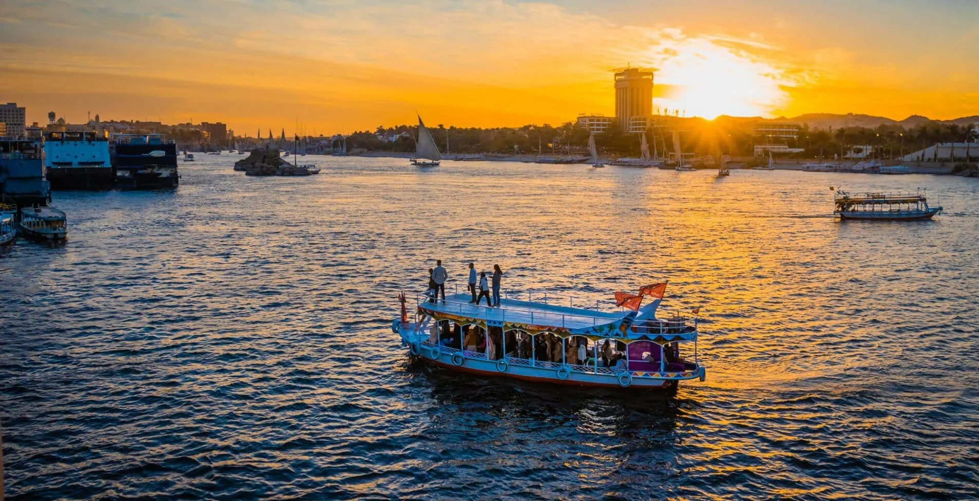Cruising through the Nile river 1905x976 crop 52 52