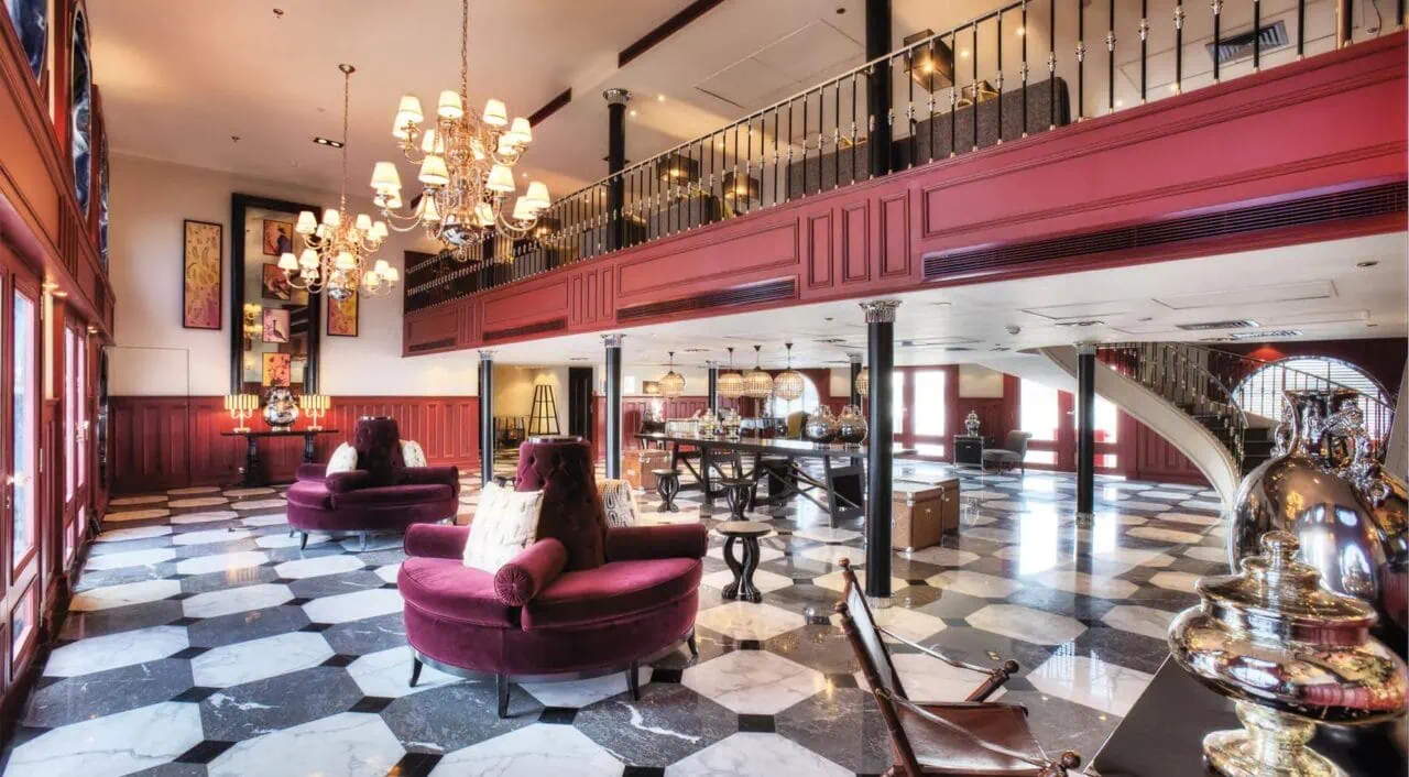 Elegant lobby on MS Mayfair with modern décor