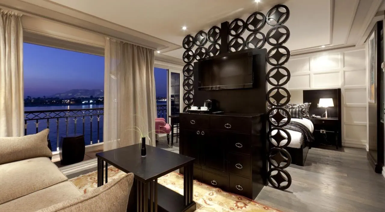 Luxury suite on MS Mayfair with private balcony