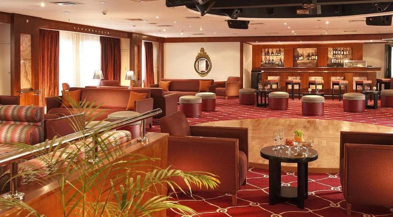 MS Nile Goddess lobby area