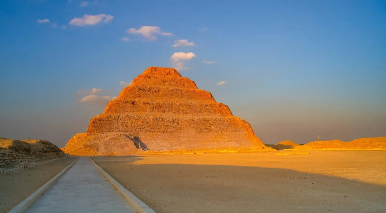 Pirâmide Escalonada de Djoser, em Saqqara