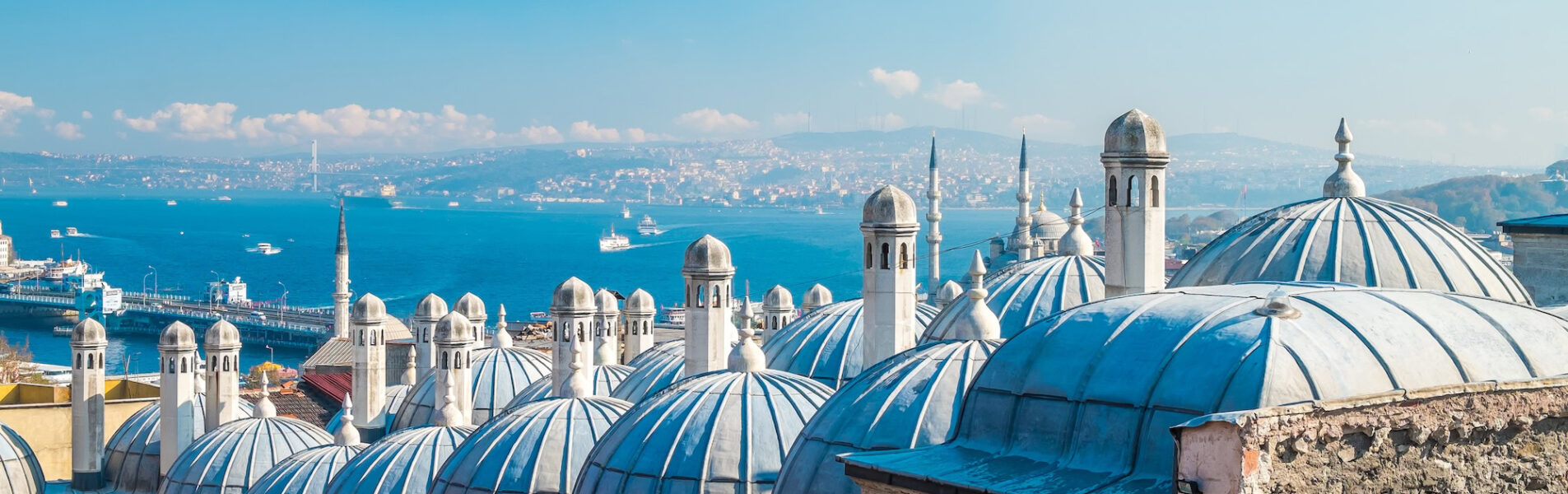 The beautiful Suleymaniye mosque in Istanbul, Turkey