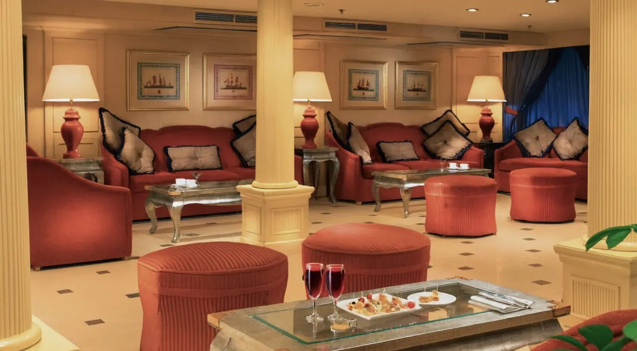 Lounge accogliente della Jaz Jubilee con divani comodi e arredamento moderno