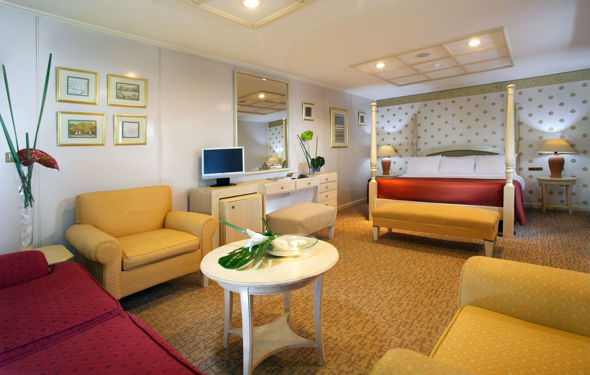 Luxury suite on Mövenpick Prince Abbas