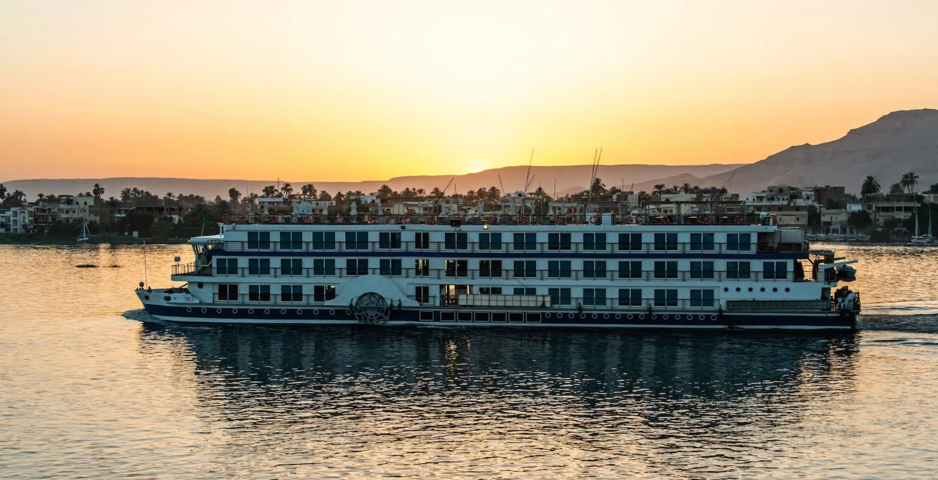 Nile cruise Beautiful sun set over river Nile 1905x976 crop 49 40
